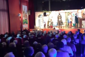 Théâtre à La Haye Pesnel